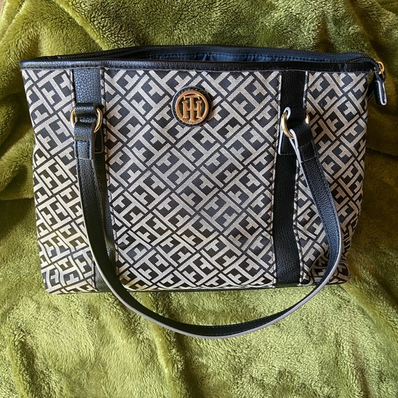 Tommy Hilfiger Purse And Wallet Set - Picture 1 of 4